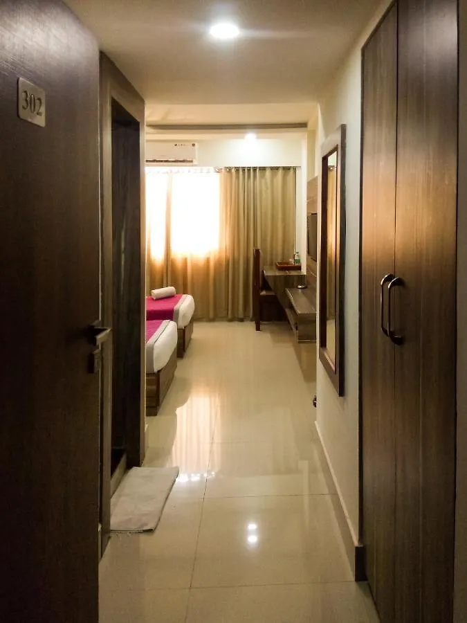 *** Hotel Nexstay Crystal Residency Kozhikode India